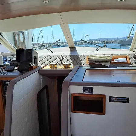 Sweet Dream In Boat Båthotell Alghero